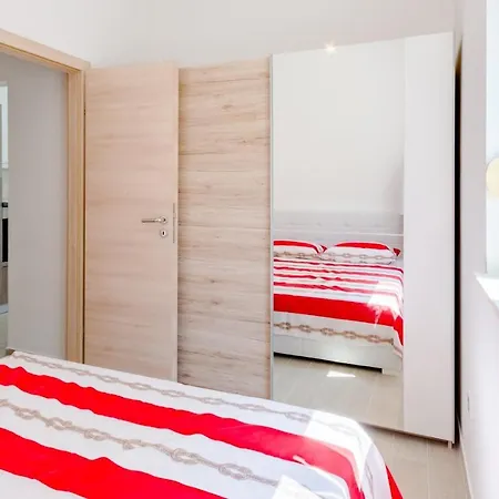 Penzo - One Bedroom With Terrace شقة
