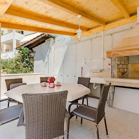 Penzo - One Bedroom With Terrace شقة *