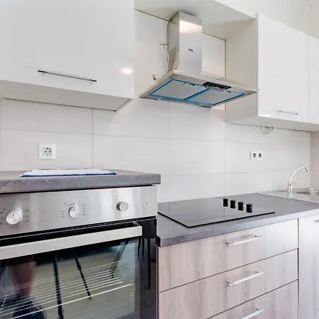 Penzo - One Bedroom With Terrace شقة